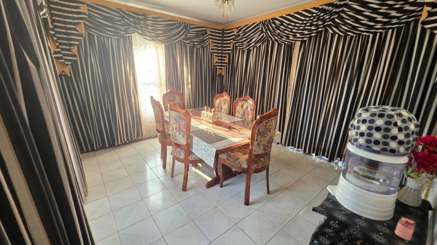 4 Bedroom Property for Sale in Laudium Gauteng