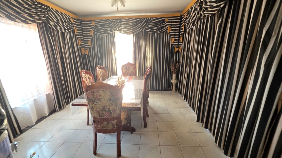 4 Bedroom Property for Sale in Laudium Gauteng