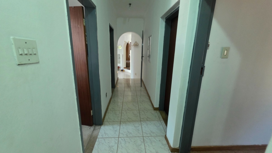4 Bedroom Property for Sale in Laudium Gauteng