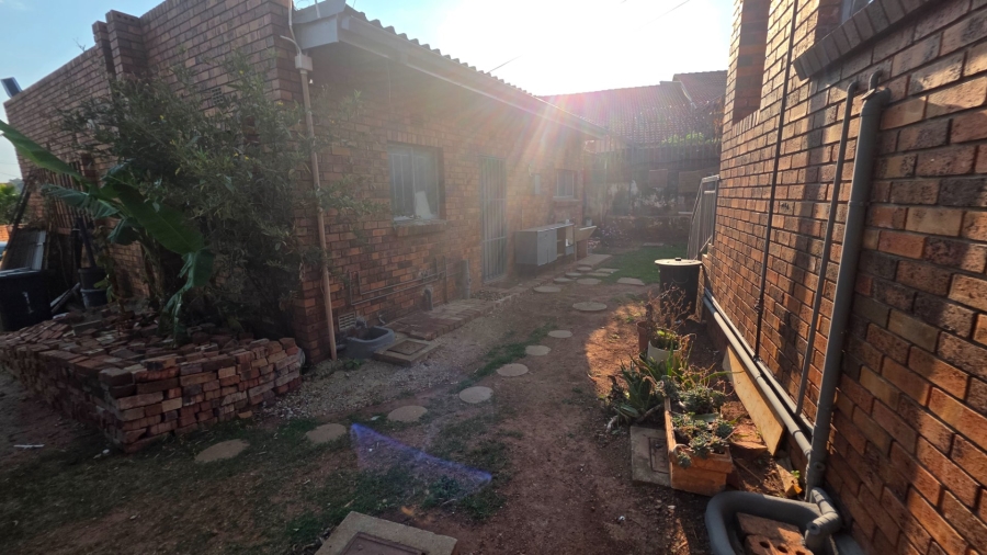 4 Bedroom Property for Sale in Laudium Gauteng