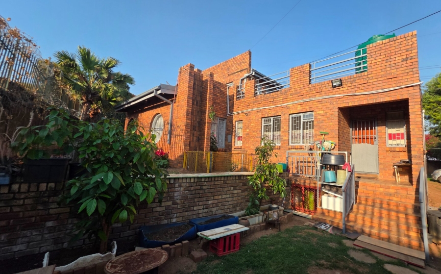 4 Bedroom Property for Sale in Laudium Gauteng