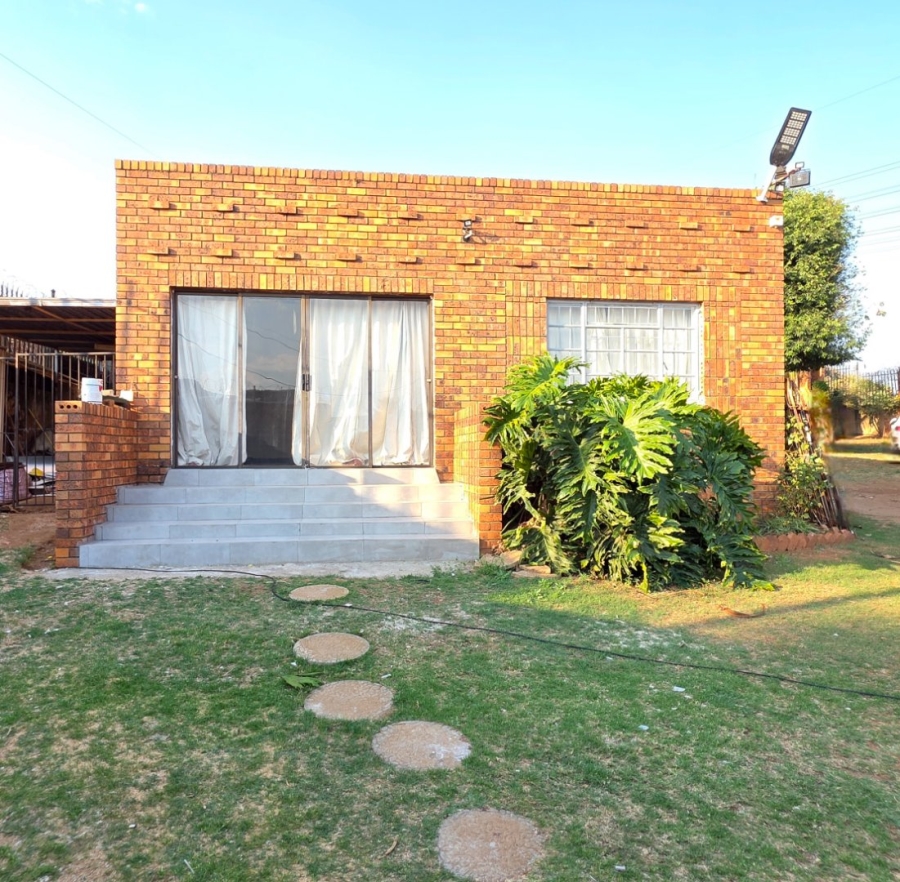 4 Bedroom Property for Sale in Laudium Gauteng