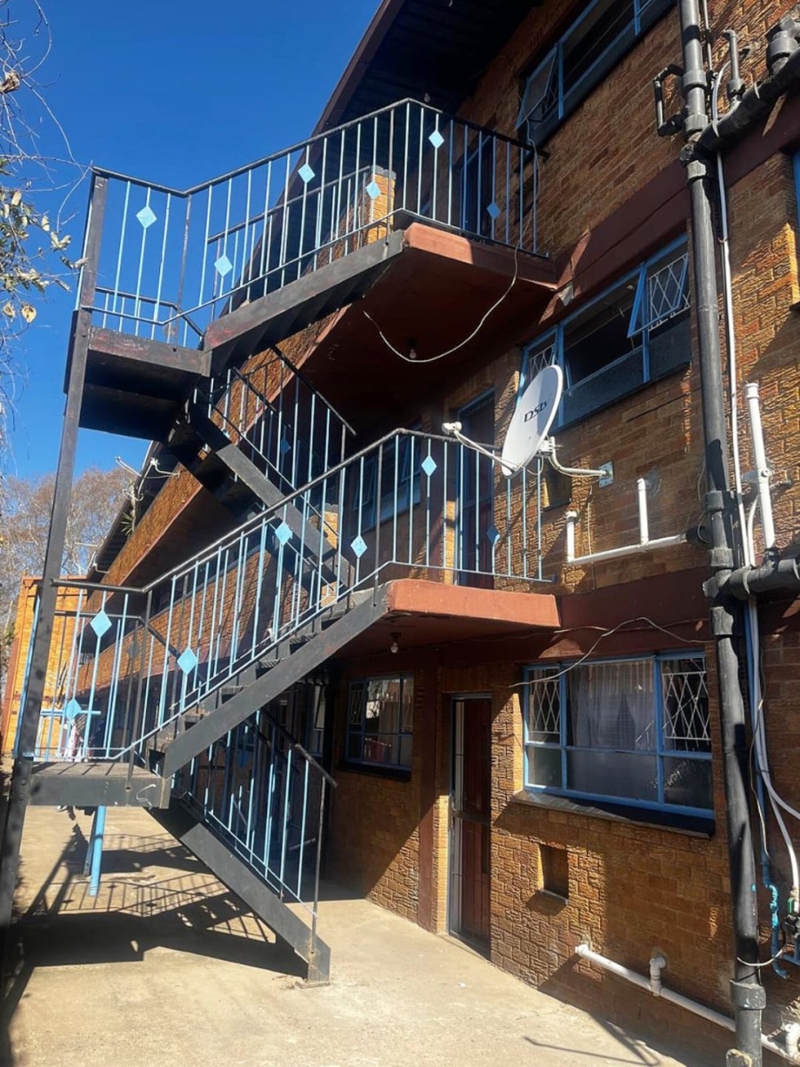 To Let 1 Bedroom Property for Rent in Primrose Gauteng