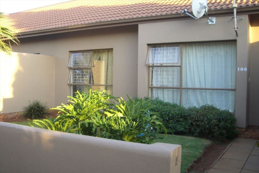 2 Bedroom Property for Sale in Birchleigh North Gauteng