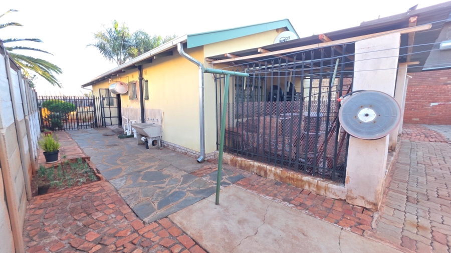 3 Bedroom Property for Sale in Laudium Gauteng