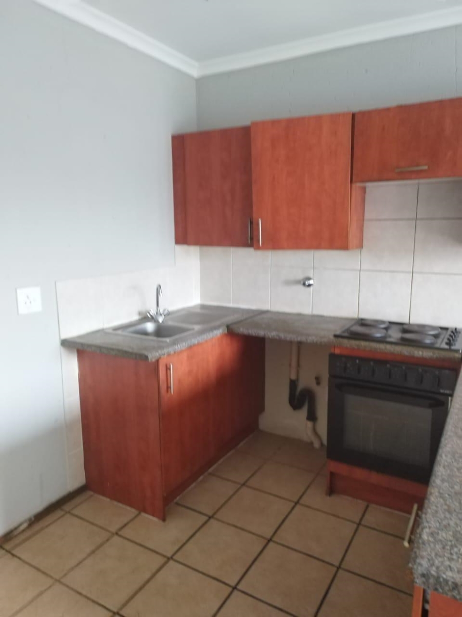To Let 2 Bedroom Property for Rent in Comet Gauteng