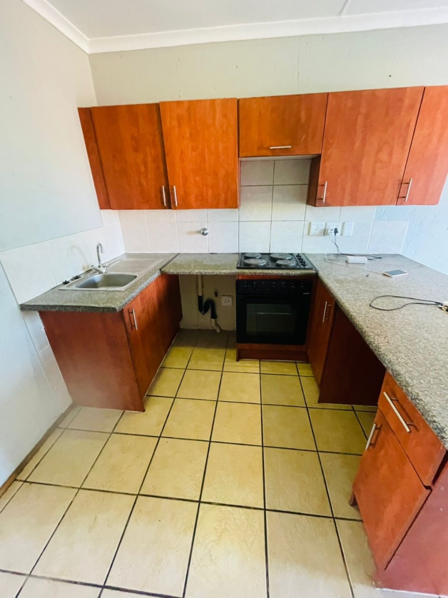 To Let 2 Bedroom Property for Rent in Comet Gauteng