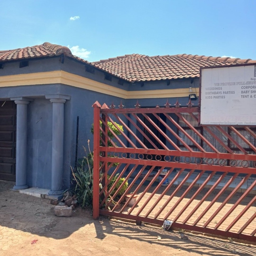4 Bedroom Property for Sale in Soshanguve South Ext 10 Gauteng