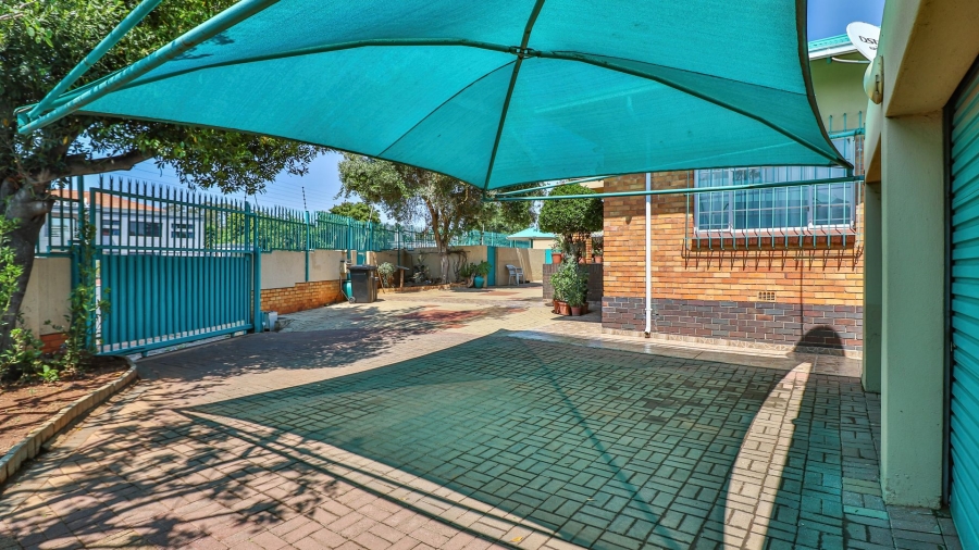  Bedroom Property for Sale in Malvern East Gauteng