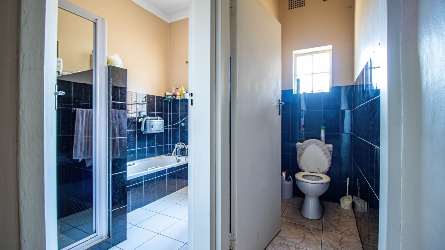  Bedroom Property for Sale in Malvern East Gauteng