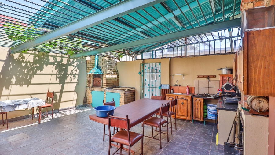  Bedroom Property for Sale in Malvern East Gauteng
