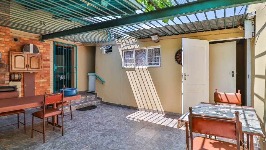  Bedroom Property for Sale in Malvern East Gauteng