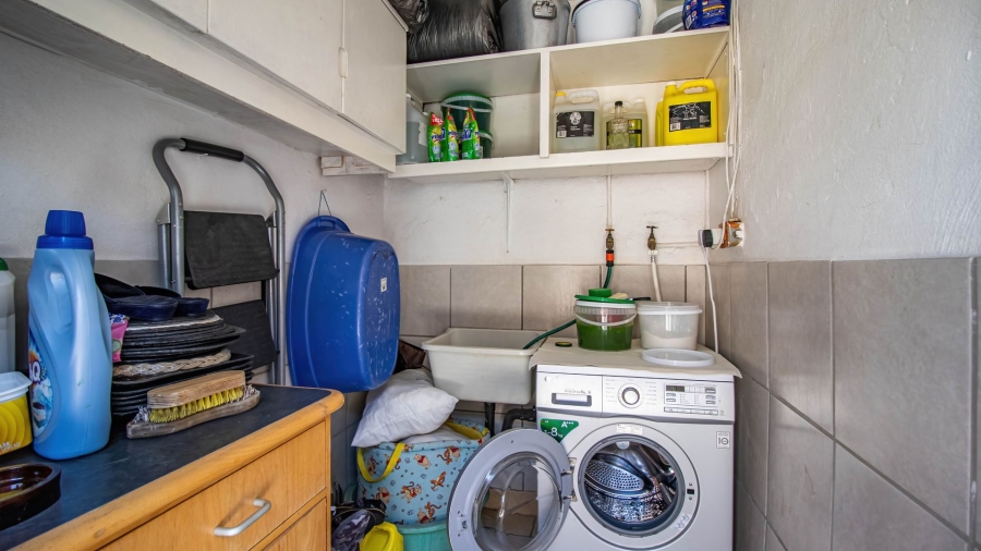  Bedroom Property for Sale in Malvern East Gauteng