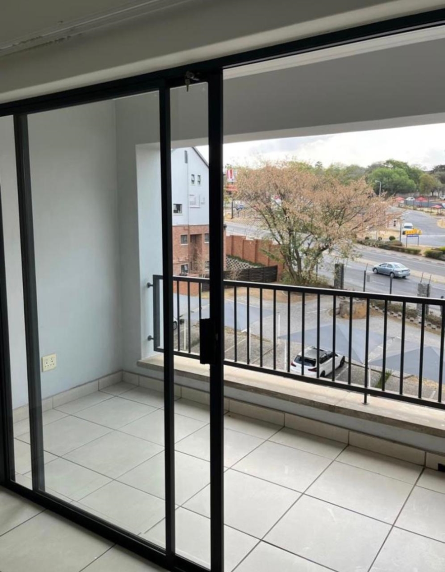 To Let  Bedroom Property for Rent in Olivedale Gauteng