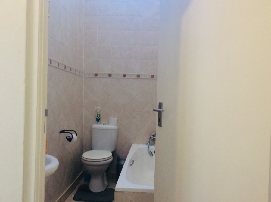 2 Bedroom Property for Sale in New Redruth Gauteng