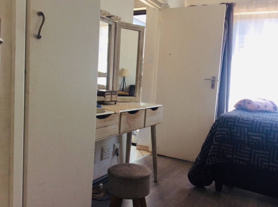 2 Bedroom Property for Sale in New Redruth Gauteng