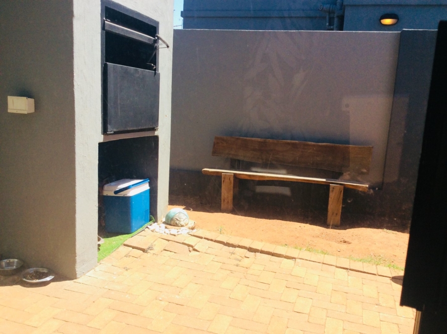 2 Bedroom Property for Sale in New Redruth Gauteng