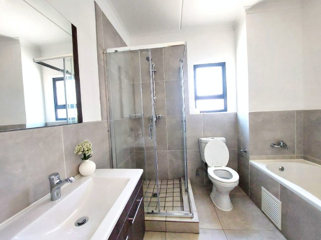 2 Bedroom Property for Sale in North Riding Gauteng