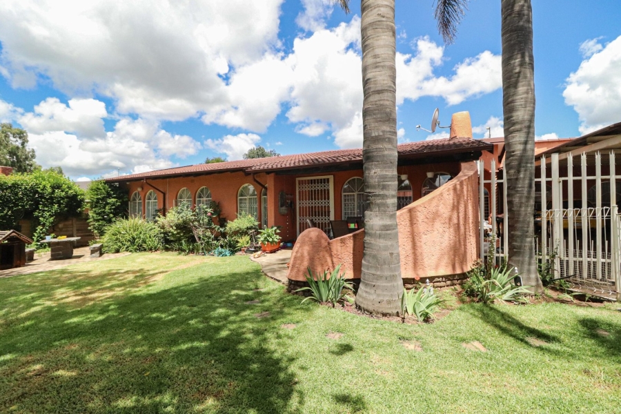 3 Bedroom Property for Sale in Bonaero Park Gauteng