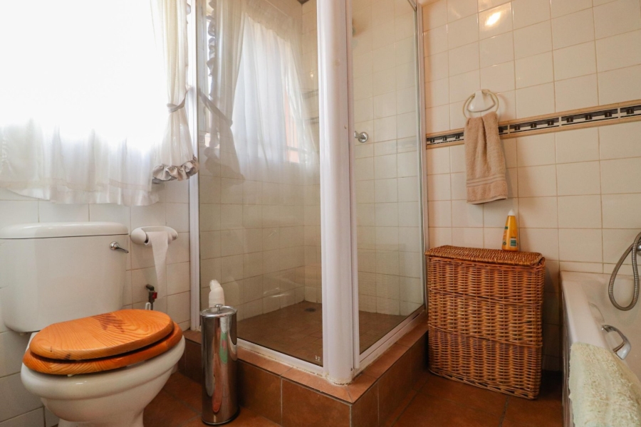 3 Bedroom Property for Sale in Bonaero Park Gauteng