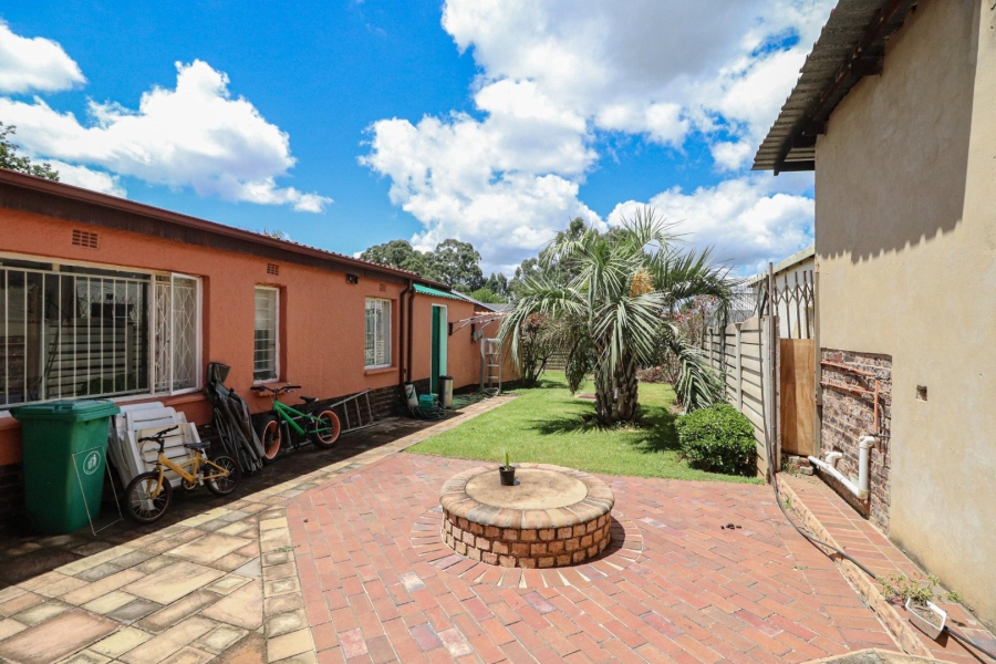 3 Bedroom Property for Sale in Bonaero Park Gauteng