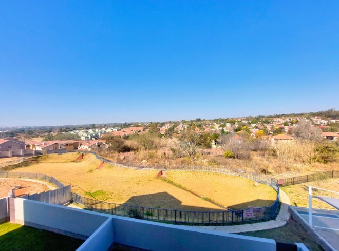 1 Bedroom Property for Sale in North Riding Gauteng