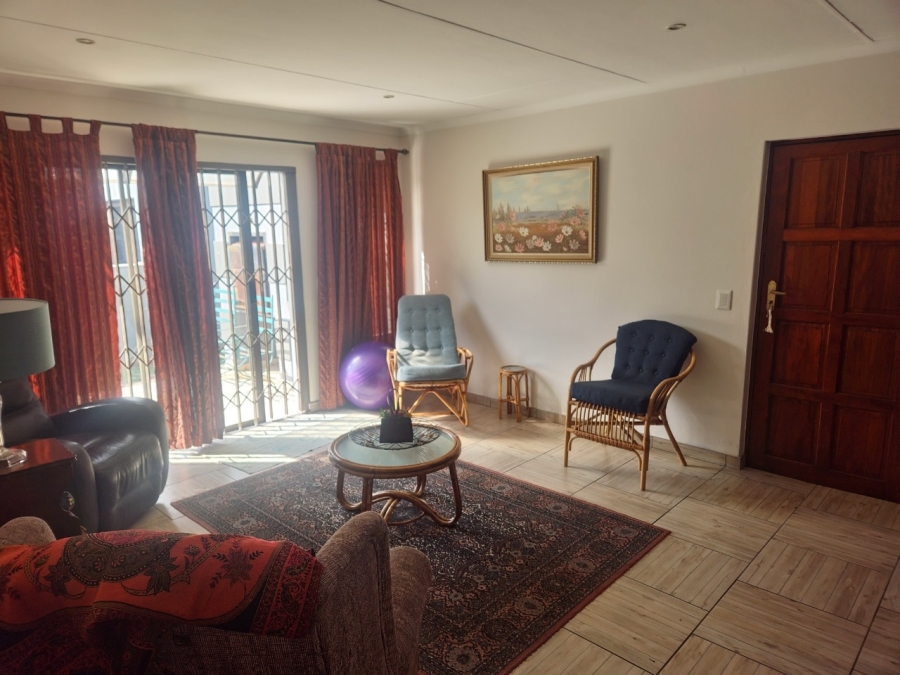 3 Bedroom Property for Sale in Kosmosdal Gauteng