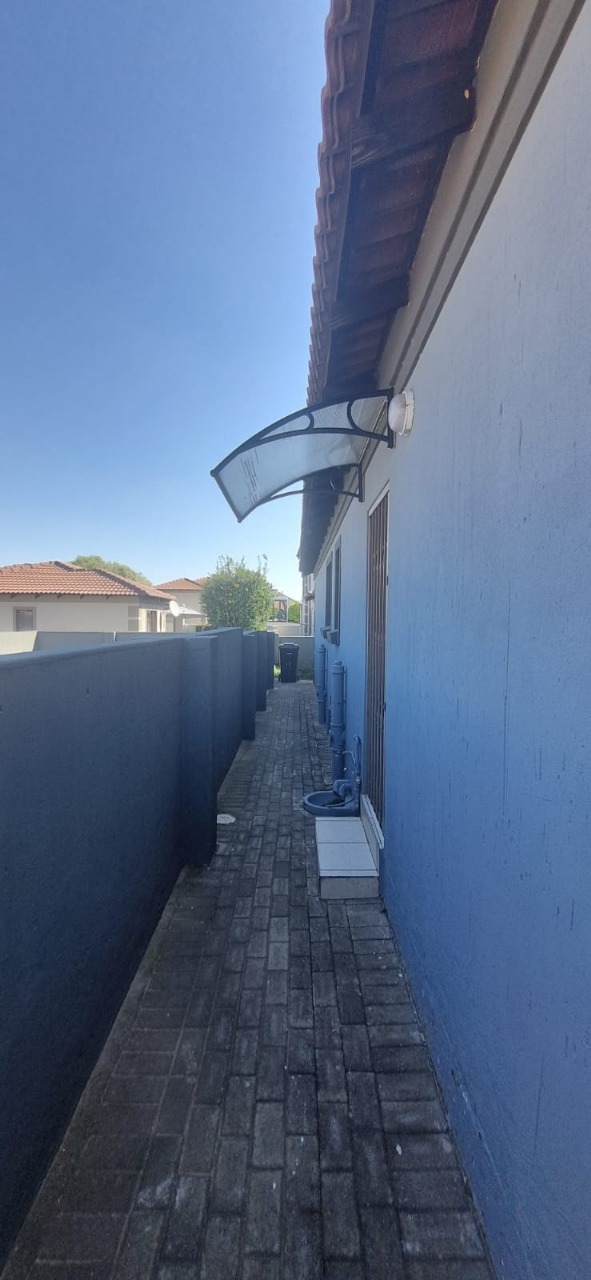 3 Bedroom Property for Sale in Kosmosdal Gauteng