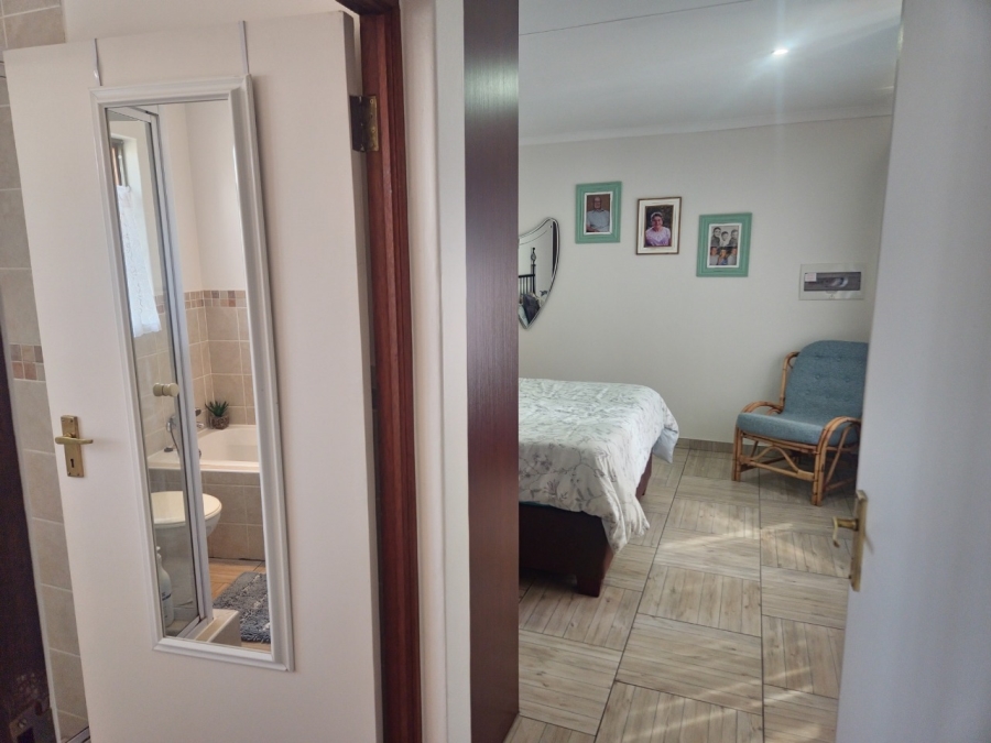 3 Bedroom Property for Sale in Kosmosdal Gauteng