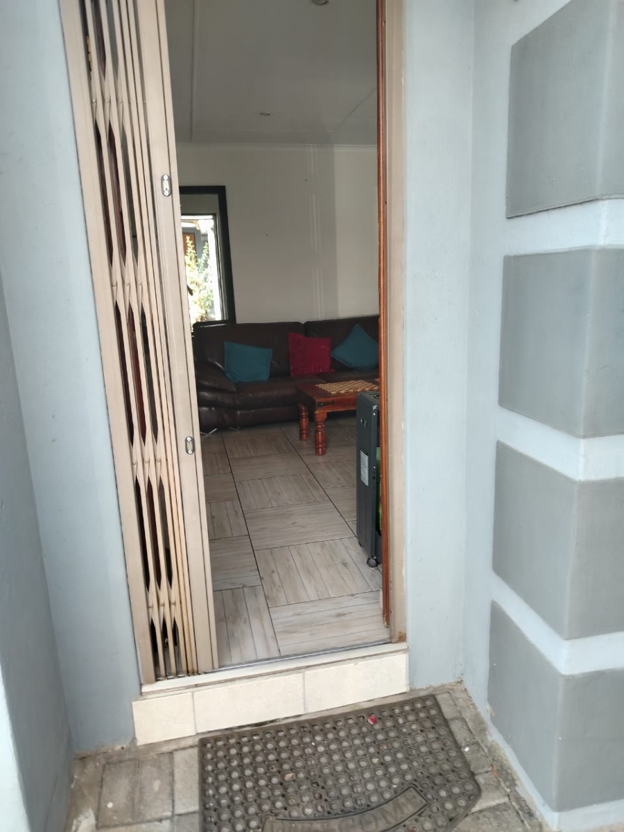 3 Bedroom Property for Sale in Kosmosdal Gauteng
