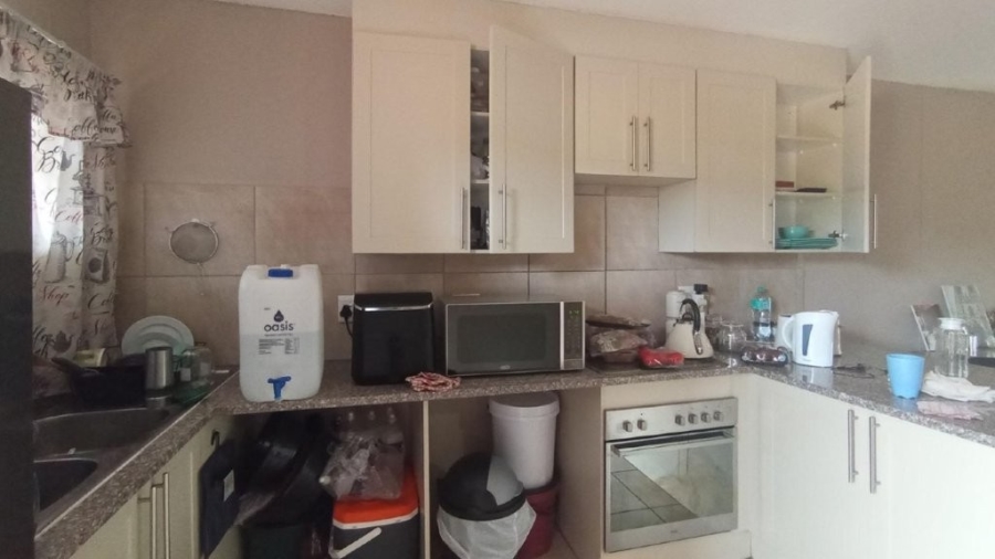 2 Bedroom Property for Sale in Annlin-wes Gauteng