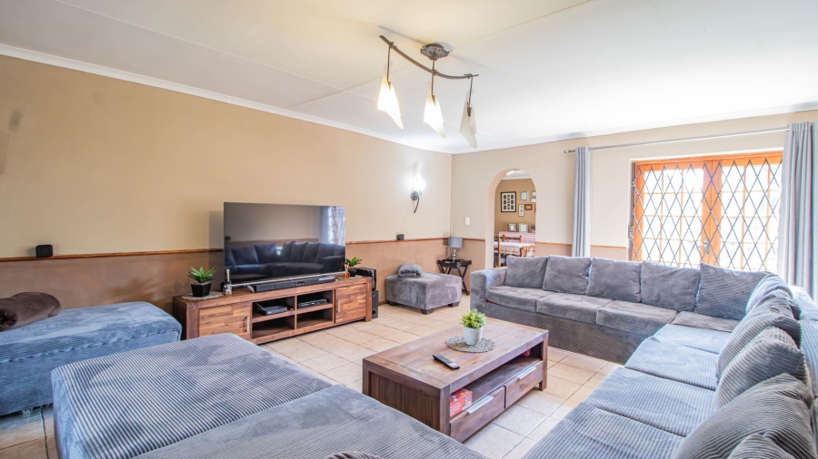4 Bedroom Property for Sale in Bonaero Park Gauteng