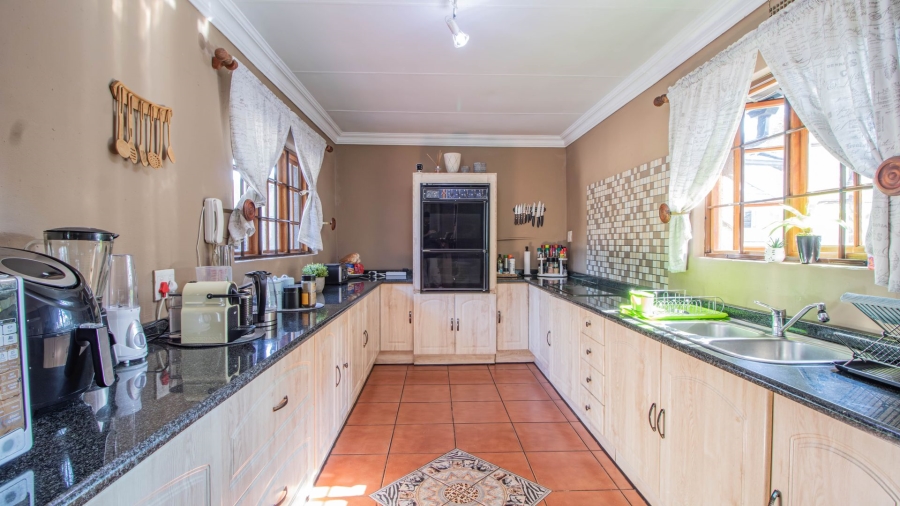 4 Bedroom Property for Sale in Bonaero Park Gauteng