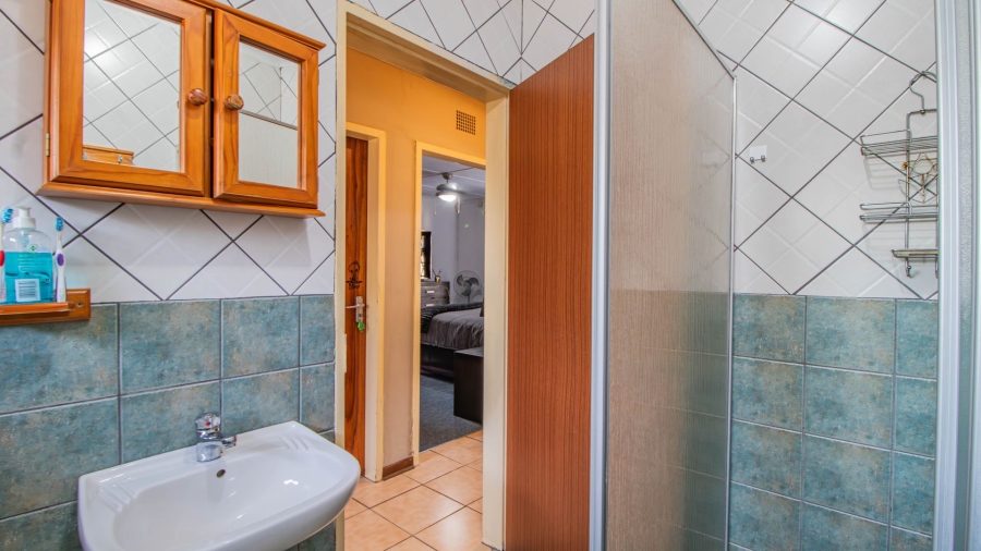 4 Bedroom Property for Sale in Bonaero Park Gauteng