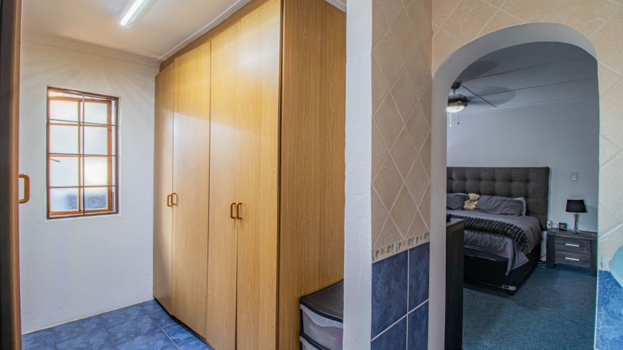 4 Bedroom Property for Sale in Bonaero Park Gauteng