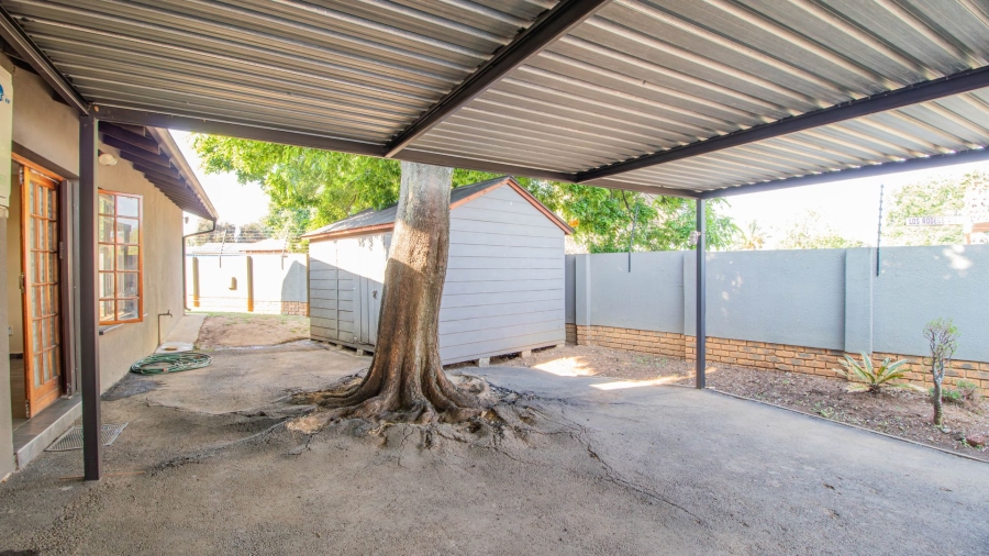 4 Bedroom Property for Sale in Bonaero Park Gauteng