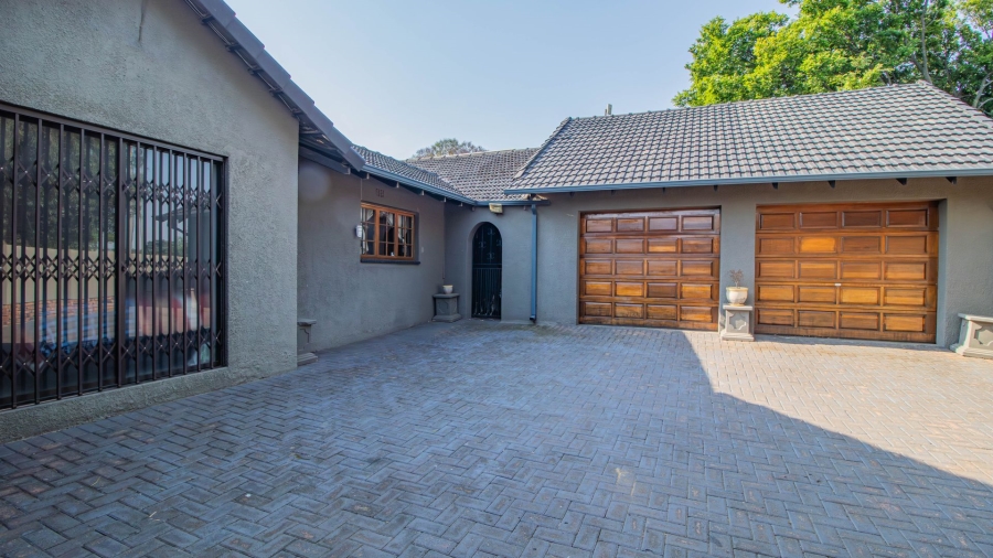 4 Bedroom Property for Sale in Bonaero Park Gauteng