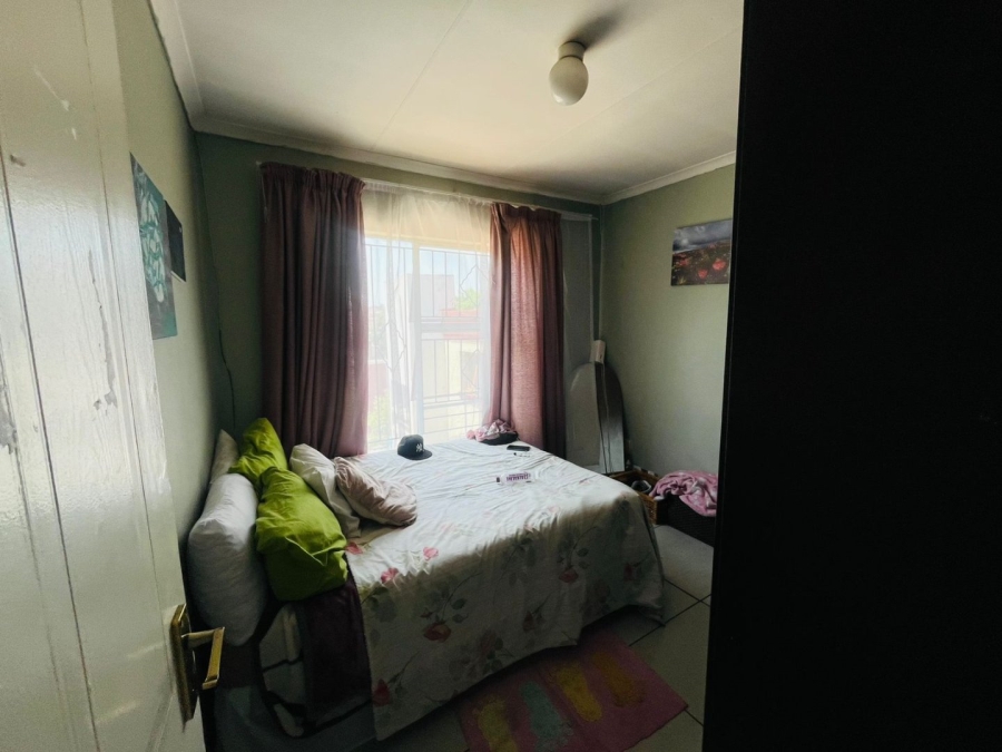 5 Bedroom Property for Sale in Cosmo City Gauteng