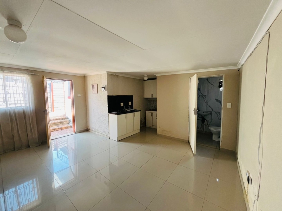 5 Bedroom Property for Sale in Cosmo City Gauteng
