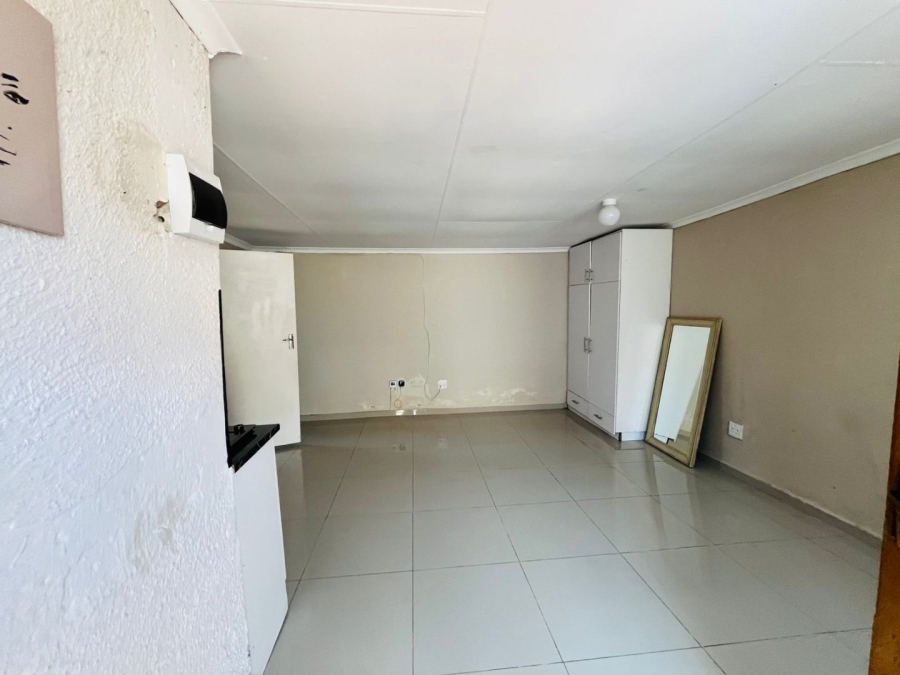 5 Bedroom Property for Sale in Cosmo City Gauteng