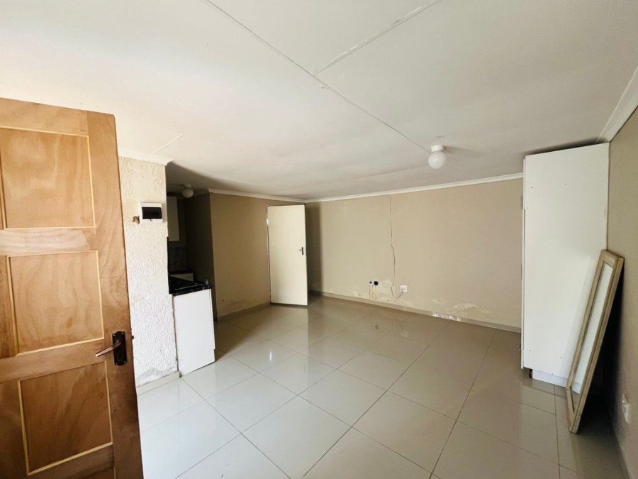 5 Bedroom Property for Sale in Cosmo City Gauteng