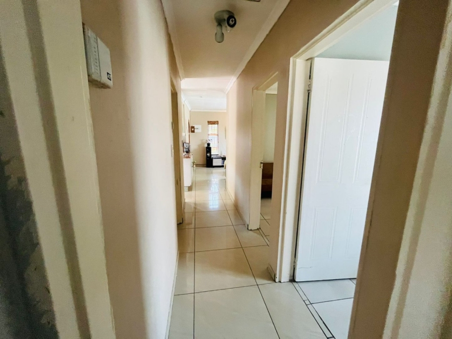 5 Bedroom Property for Sale in Cosmo City Gauteng