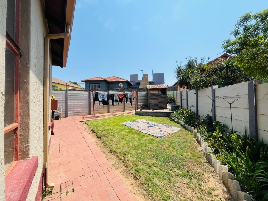 5 Bedroom Property for Sale in Cosmo City Gauteng