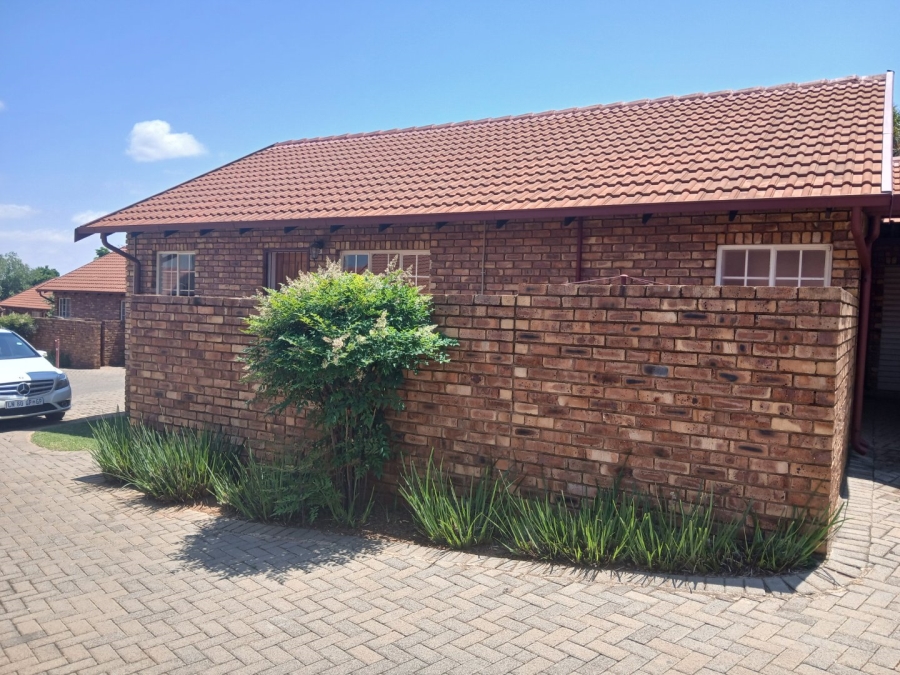 To Let 2 Bedroom Property for Rent in Highveld Gauteng