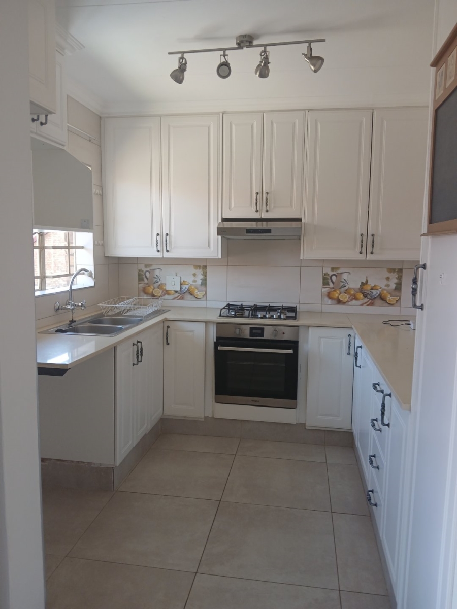 To Let 2 Bedroom Property for Rent in Highveld Gauteng
