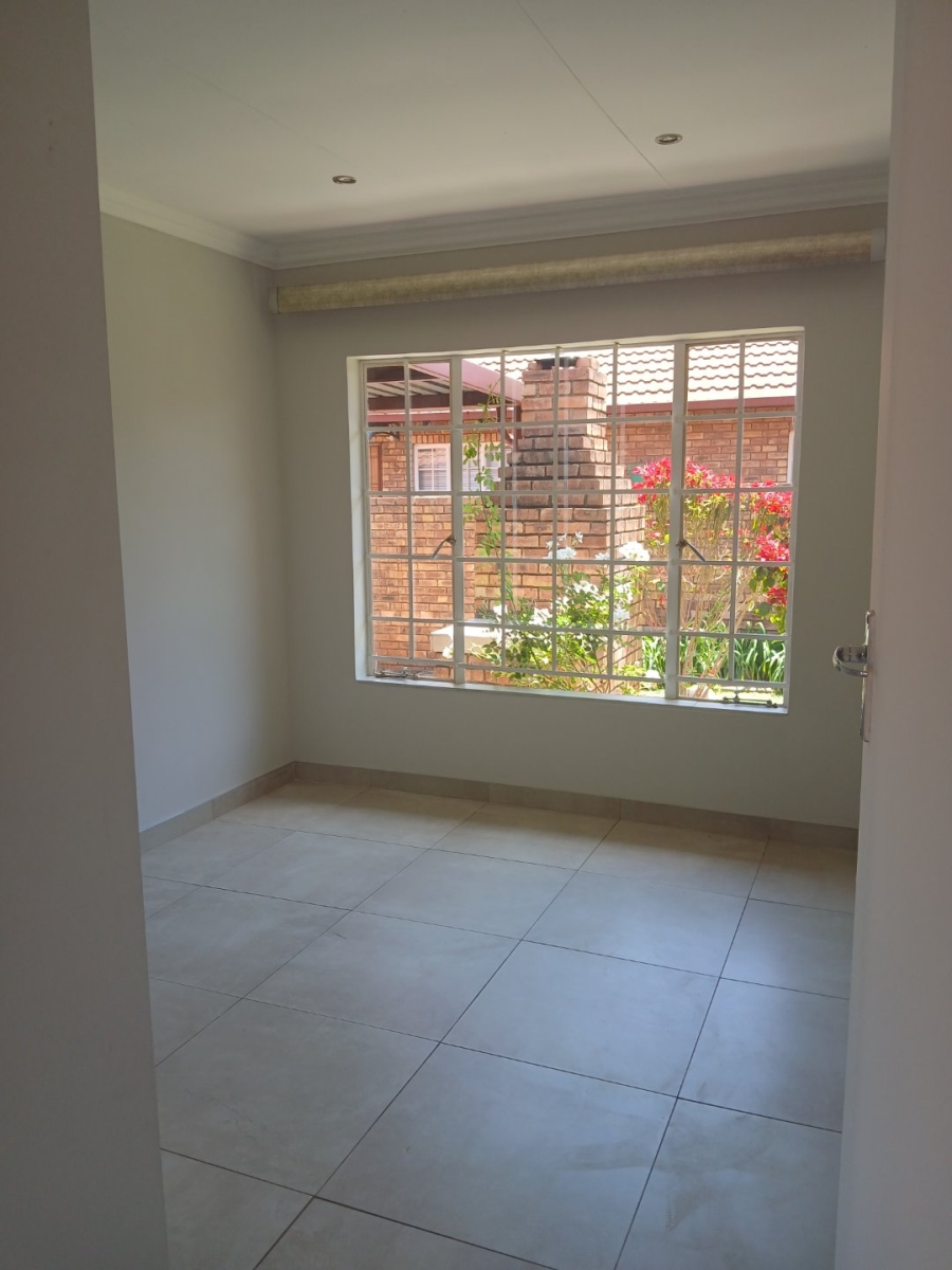 To Let 2 Bedroom Property for Rent in Highveld Gauteng