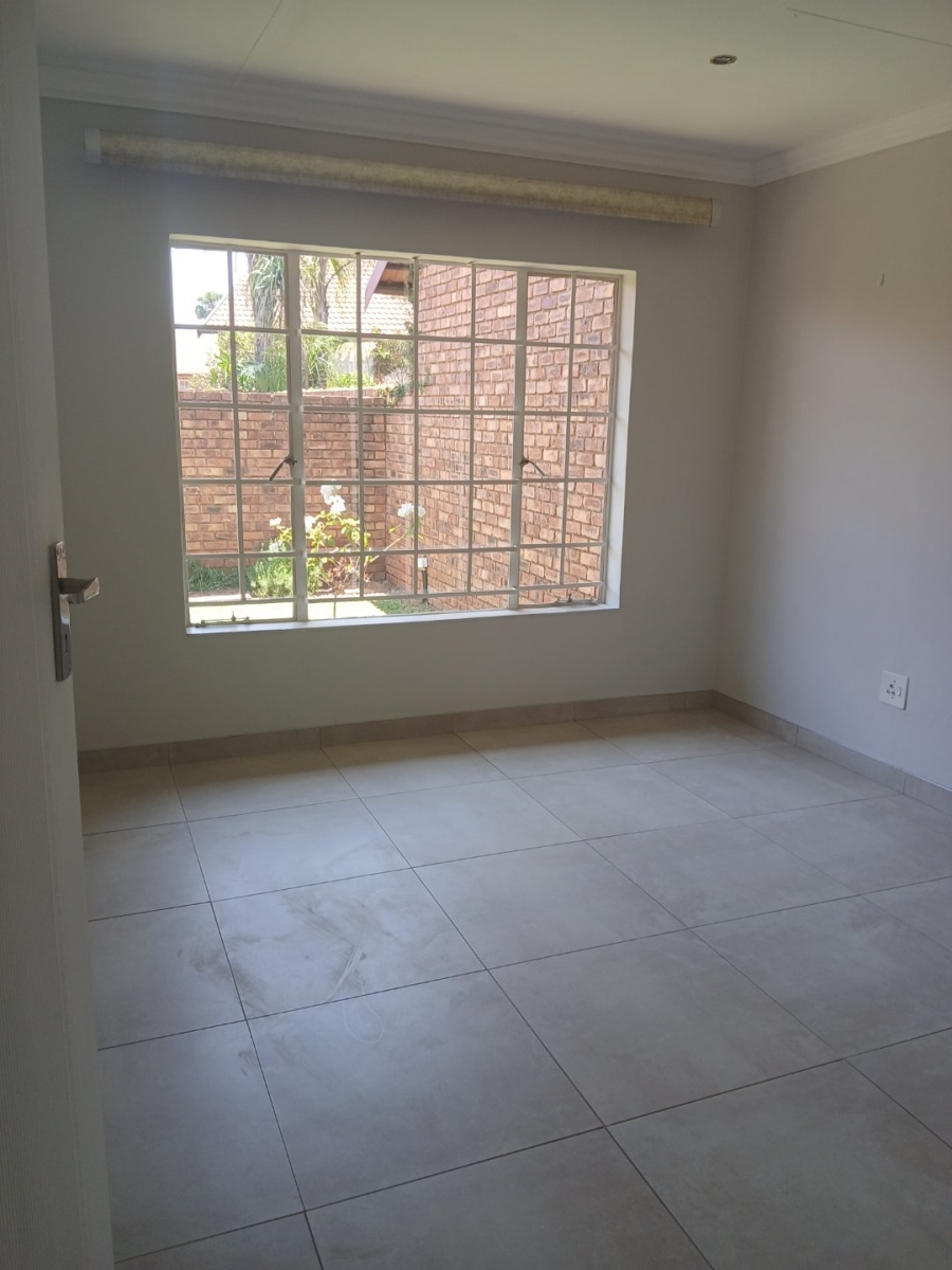 To Let 2 Bedroom Property for Rent in Highveld Gauteng