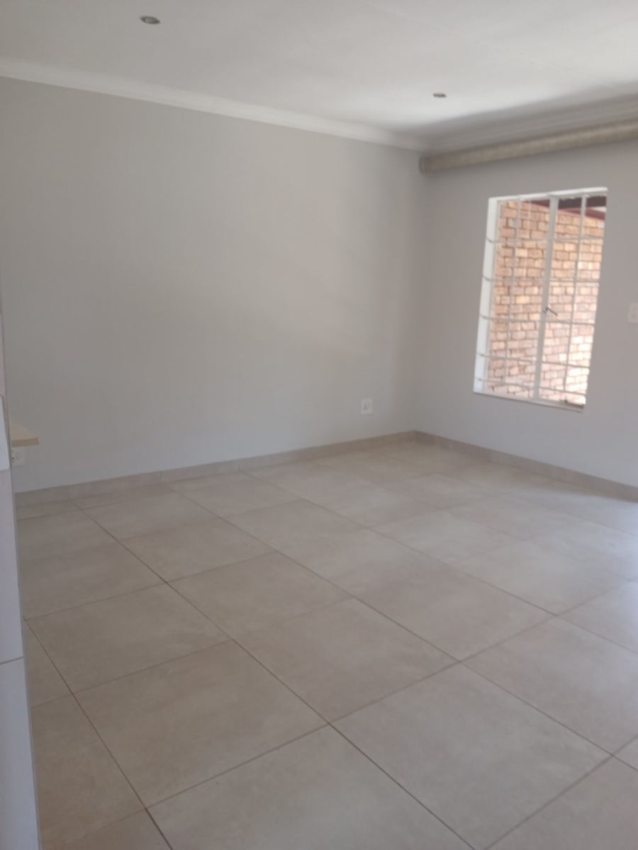 To Let 2 Bedroom Property for Rent in Highveld Gauteng