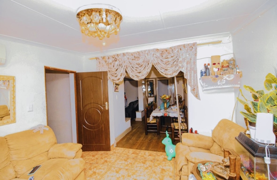 4 Bedroom Property for Sale in Bezuidenhout Valley Gauteng