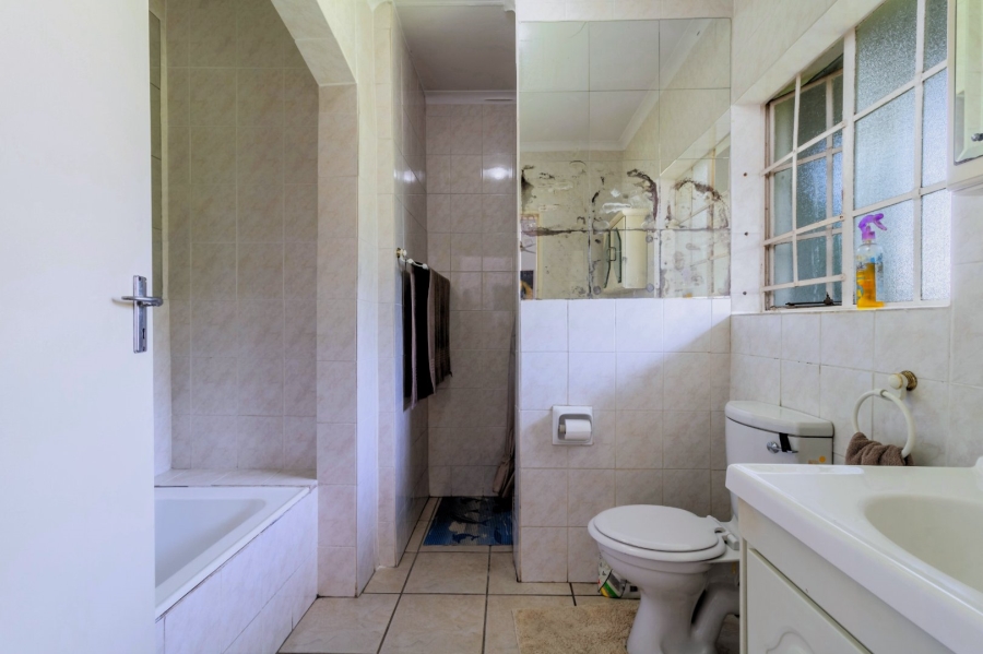 3 Bedroom Property for Sale in Brackendowns Gauteng